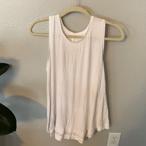 Flowy white ribbed tank